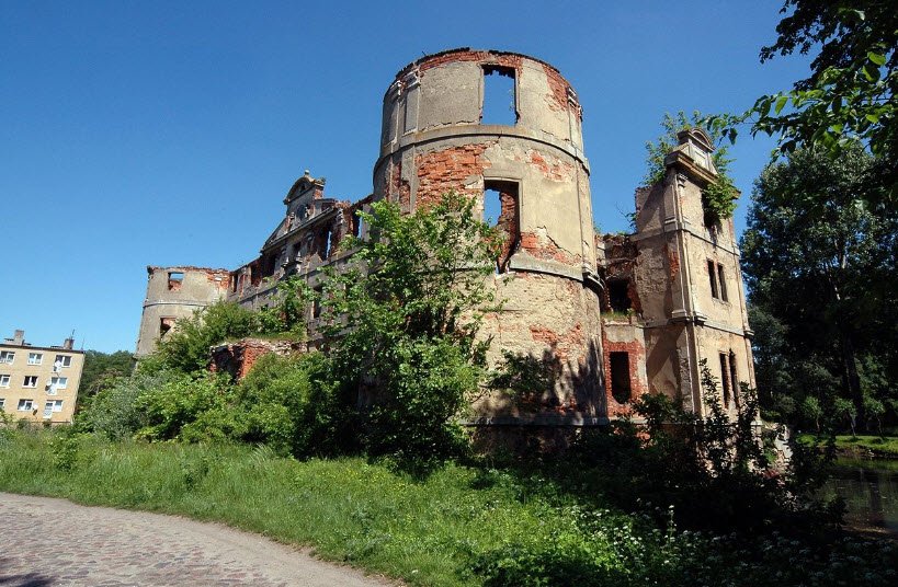 Pałac w Czerninie, Poland, Poland